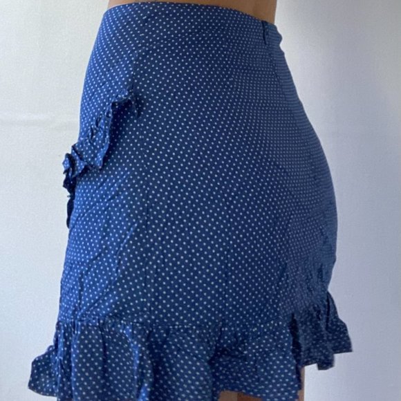 Blue mini skirt with ruffles - ACCEPTING OFFERS - Picture 2 of 3